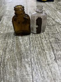 两个民国时期的小玻璃药瓶、包老完整
