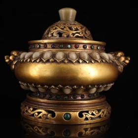 珍藏收老纯铜纯手工打造镶嵌宝石白玉熏香炉
重1845克  高14厘米  宽16厘米