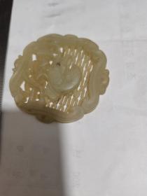 新疆青玉精透雕鸟寿丝老玉挂件5.5厘米