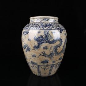 青花开片龙纹大罐
高26.5cm，宽20cm