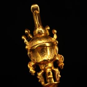 旧藏收纯铜鎏金摆件
长16厘米，宽3厘米，重142克