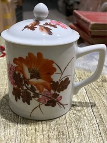 建国初期的粉彩花卉茶杯、包老保真