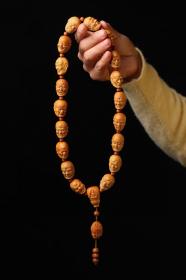 芭比檀香十八罗汉珠手持
单颗直径：约2.0厘米