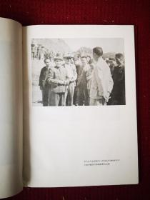 柳州市十年 1949—1959 国庆献礼本 画册  16开精装绸缎封面 干净整齐品好不缺页 1959初版本 带有馆书袋