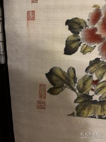 早年手工刺绣精品画二幅：富贵牡丹＋国宝熊猫。52x30cm，据名家原作刺绣而成，非常珍贵。