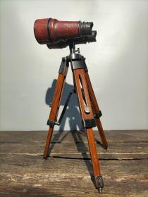 旧藏回流伸缩木支架皮包纯铜伸缩式双筒高倍望远镜（可正常使用）
伸高42厘米，重900克