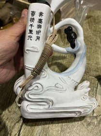 一对九十年代的彩瓷人物台灯、山东龙口市工艺灯具研究所专利产品、完好无损