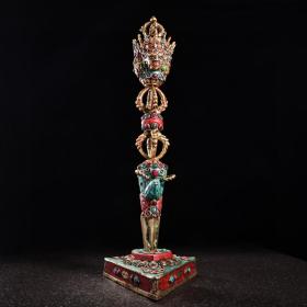 旧藏西藏收纯铜藏传工艺纯手工打造镶嵌宝石彩绘描金密宗普巴金刚降魔杵法器
重1787克     高40厘米