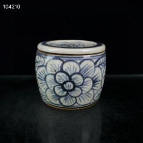 青花花卉图纹蛐蛐罐
高8.2cm宽10.5cm