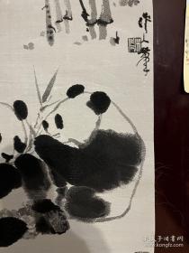 早年手工刺绣精品画二幅：富贵牡丹＋国宝熊猫。52x30cm，据名家原作刺绣而成，非常珍贵。