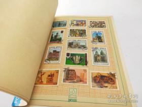 七十年代前苏联珍贵邮票收藏册，邮票尺寸5X4cm，原册共9页100枚前苏联各时期珍贵邮票，莫斯科集邮公司正版，存世稀少，无处寻找。