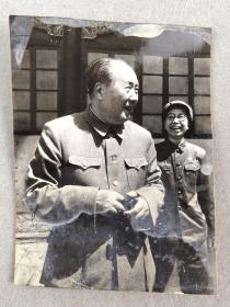 【影像书屋】60年代，毛主席老照片，毛主席与江青合影，老照片一张，Rr14
