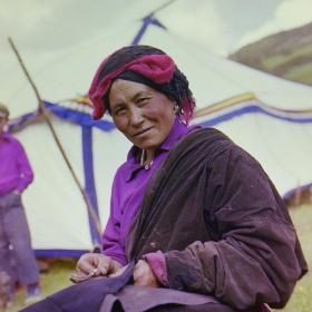 【影像书屋】80年代，西藏老人，彩色底片1张，YJ120