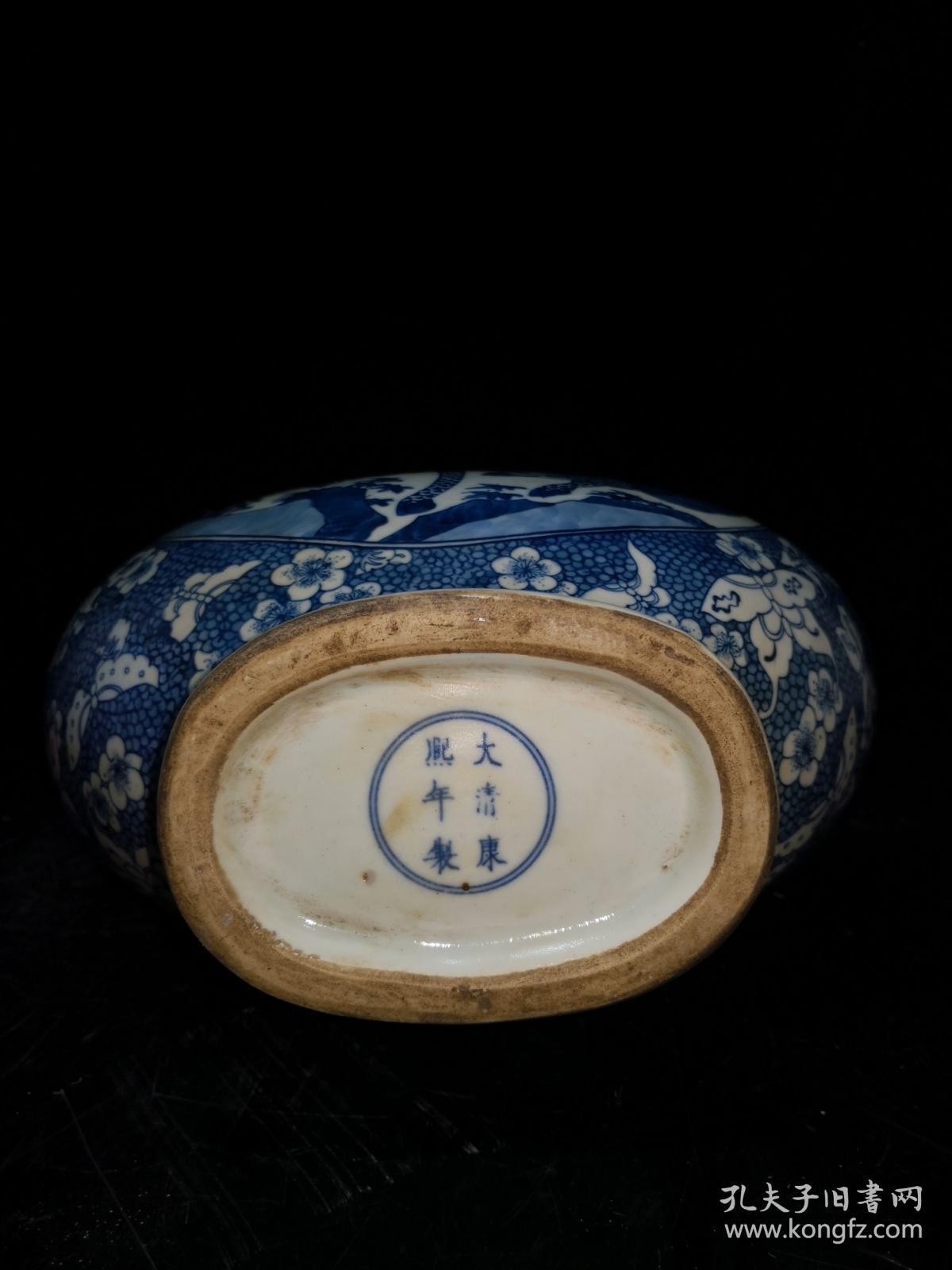 清青花开窗麒麟扁瓶