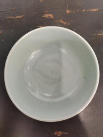 青瓷小碗一个