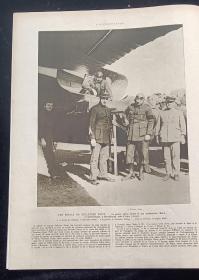 民国时期较少的友好航空访问！1924年法国飞行员，杜爱西上尉的亚洲之旅@法国《画刊》分四期连载了他的旅程！此为第一期：在叙利亚转机时的全身照，包含他的副手，此史料下方的信息也很重要，详细解说了杜爱西的旅程，包含到各站点的日期。 1924年6月7日刊 法国原版画刊 编号4240 本报完整页面10页20面