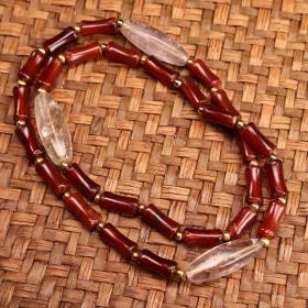 旧藏收天然红玛瑙加天然水晶串一条，重93克  珠子长2厘米