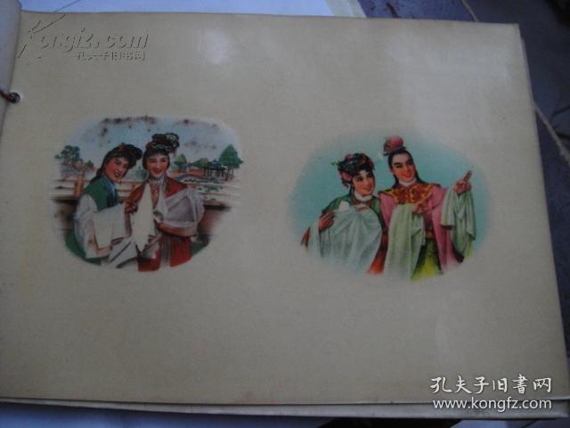 罕见早年瓷器贴膜用薄膜图案,一本38页。每页上面的薄膜撕下后,贴在瓷器或搪瓷毛坯上,经过高温烧制后,即是表面成型图案。注意看薄膜上的字是反的,贴上后就是正的了。