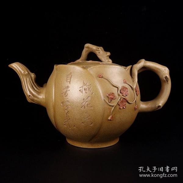 品名：红梅壶
底款：蒋蓉
尺寸：19/12cm
容量：600cc
紫砂分类：原矿段泥