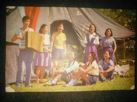 中国人民邮政1952年美术明信片‘新中国的青年组’之第7枚【夏令营的学生生活】绝对真品。包邮挂刷。