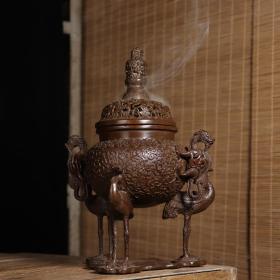 纯铜三鹤托宝炉
耳距18厘米，高25厘米  重1700克