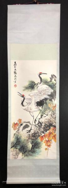 著名画家马仁【双鹤图】画芯46*98厘米，纸本绫裱品相如圖好。
马仁(b.1952)北京人。现为北京国画艺术家协会副会长，北京中国画研究会理事、艺术委员会委员。善小写意花鸟画兴趣浓厚。