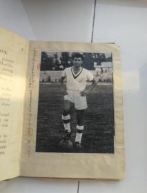 外国体育、雕塑题材剪报2册