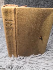 1916年  THE BOOK OF COMMON PRAYER 和 HYMNS ANCIENT AND MODERN 合订本 特色装帧   三面书口刷红  封面带有金色国旗   书内夹有较多植物标本  11.5X7.5CM