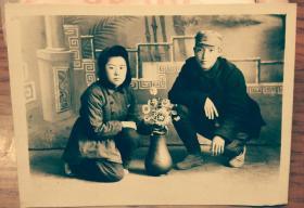 共20张五六十年代男女合影照片，大部分是军人照片。