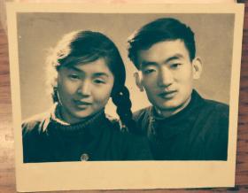 共20张五六十年代男女合影照片，大部分是军人照片。