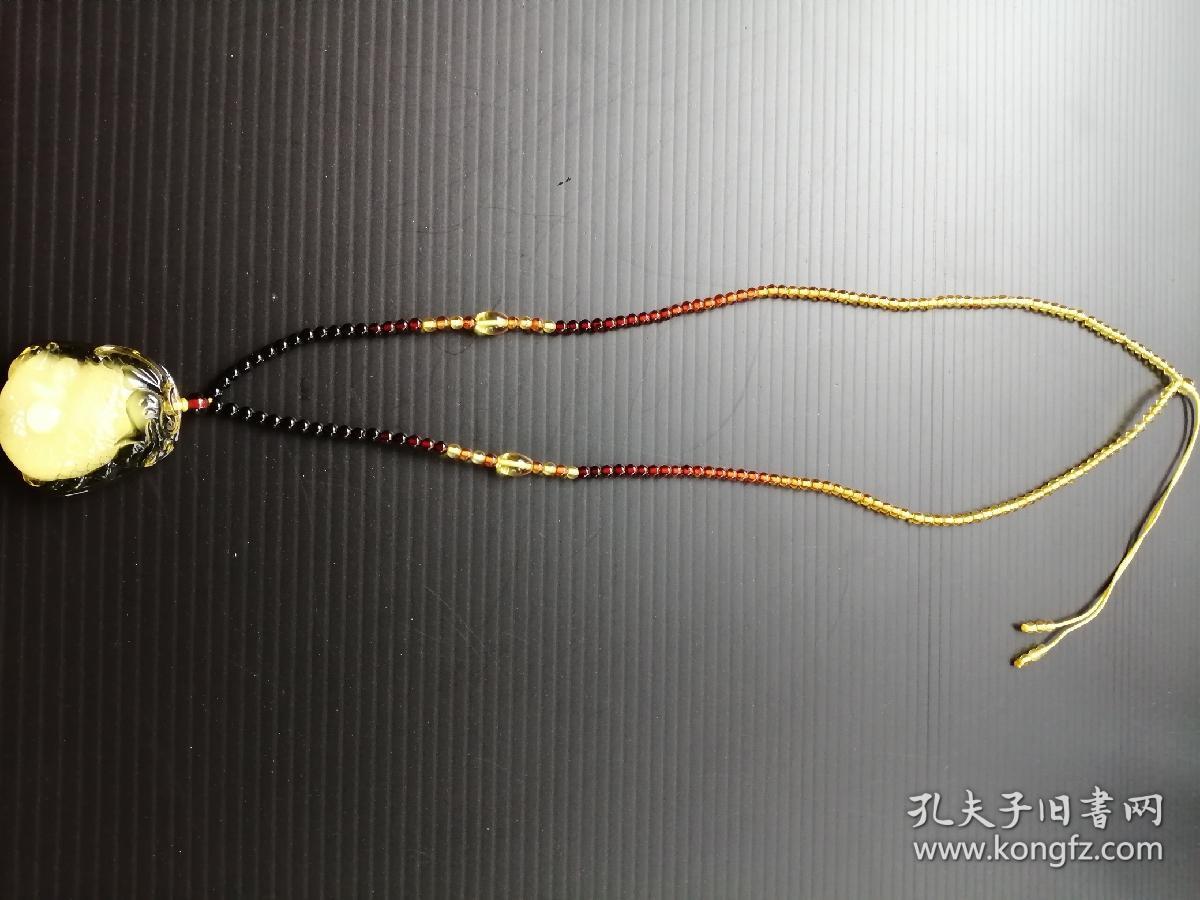 琥珀吊坠