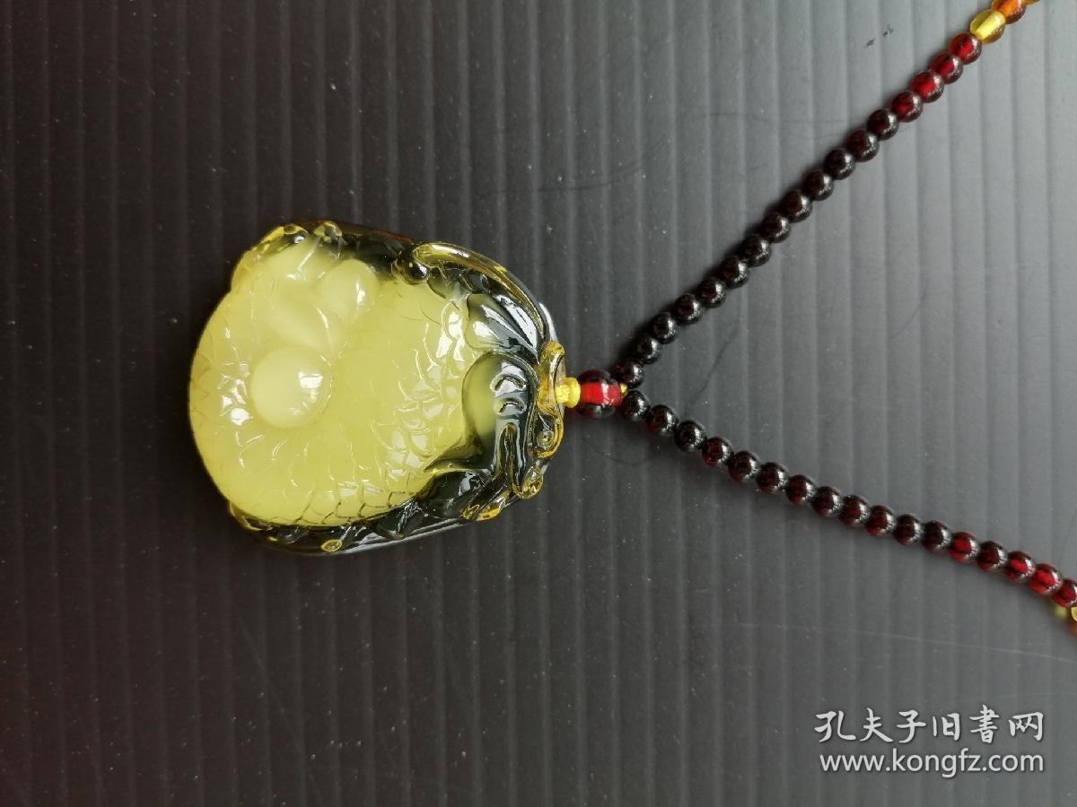 琥珀吊坠