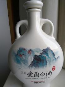 台湾顶级爱兰白酒瓶