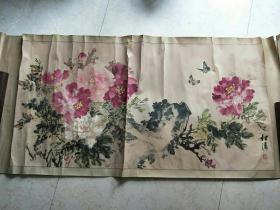 松涛花鸟国画作品：横幅,如图,有折痕,自然泛旧。 仇春晖：松涛笔名，1944年生於河南开封。著名花鸟画家1965年毕业於河南省工艺美校。中国工艺美术家协会会员、河南工艺美术大师，河南省美术家协会会员，河南省花鸟画研究会会员。开封画院副院长，开封市美协理事。