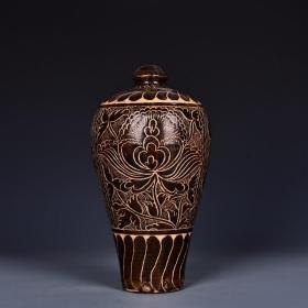 宋磁州窑牡丹花卉纹梅瓶