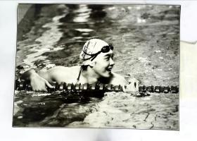 第11届亚运会·200米自由泳比赛·中国优秀女运动员庄泳夺冠·四十年体育摄影作品稿件资料