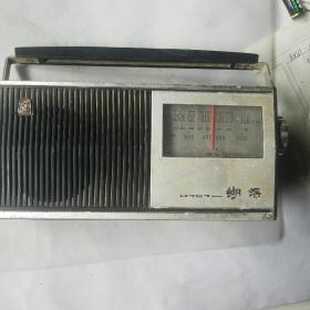 老物件一一蝴蝶H 757怀旧收音机，品相如图，当配件机出，签收不退不换。