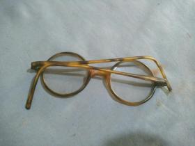 民国老眼镜。直径4.5厘米。