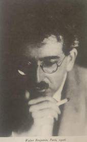 瓦尔特·本雅明—— 一段友情的历史   作者 Gershom Scholem (1897–1982)是 20世纪最重要的犹太学者。 品相很好 有一张藏书票