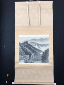 D09回流手繪絹本【水墨山水圖】立軸，骨質軸頭，畫芯50*44㎝，款印【長四郎】品相好装裱精。