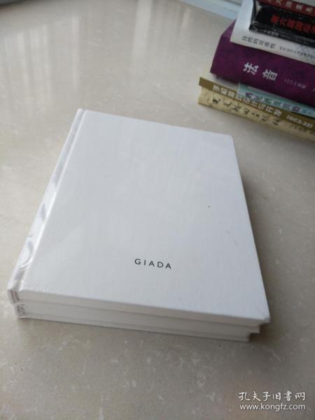 GIADA（杰拓女装展示相册）全新未开封