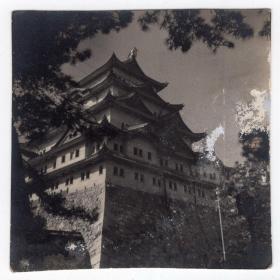 民国报纸图片类----民国原版老照片--1931年时间左右，日本大阪城（大坂城）天守阁照片 1号
