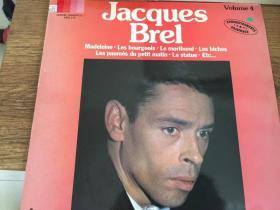 已故著名比利时法语创造歌手jacques brel演唱集黑胶，德版，他对包括david bowie等许多歌手都有影响，nina simone等人都翻唱过他的歌曲，盘面完好