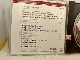 外版CD，89飞利浦金线满银圈无字西德首版。舒伯特c小调第四交响曲《悲剧》和降B大调第五交响曲。由圣马丁乐团演奏，该乐团历史并不长，到现在还不到60年，但却是世界顶级乐团之一。内维尔·马里纳爵士指挥，他是英国著名的的指挥家和小提琴家。PHILIPS 410 045-2