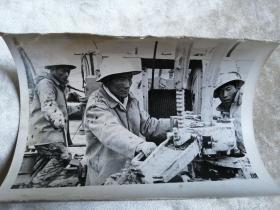 包邮 1977年老照片 石油工人