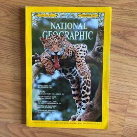 （从美国发货，到国内三周左右） national geographic美国国家地理1977年11月巴西，夏威夷考艾岛，古欧洲，Umingmaktok加拿大努勒维特，英格兰坎伯兰郡，黑山共和国