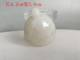 清代传世和田玉桃手把件