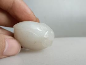 清代传世和田玉桃手把件