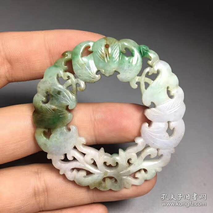 翡翠挂件宝贝尺寸：直径58mm，重22克
