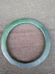 开门老的天然碧玉玉手镯.。